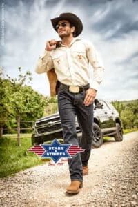 YELLOWSTONE_Shirt_So_wild_so_angry-male-front_web