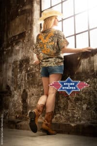 YELLOWSTONE_T-Shirt_Ride_for_the_Brand_camo-female-back_web