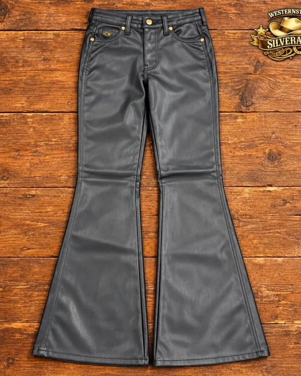 Lainey Wilson x Wrangler Lederlook Bootcut Broek